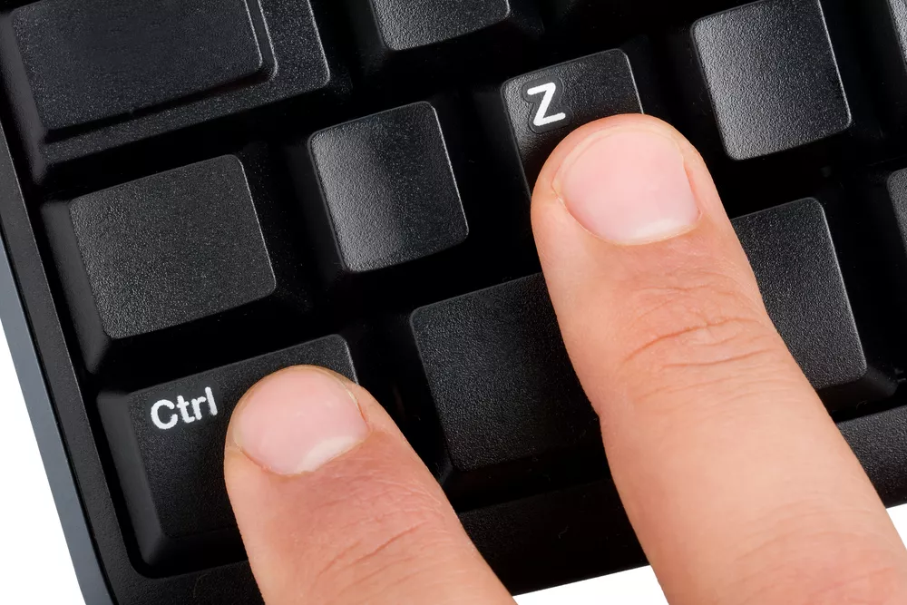 Что делать, если залипают клавиши на клавиатуре